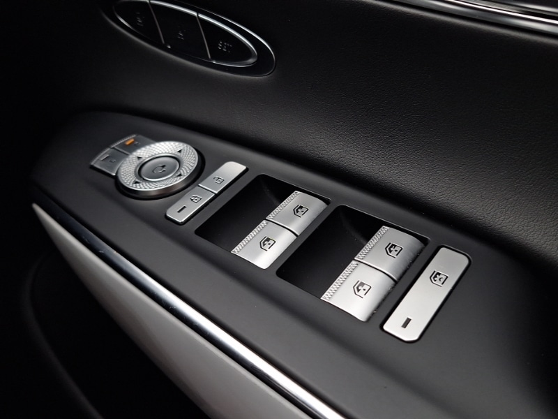 Used Genesis GV70 2023 for sale - 77847367: Photo 14