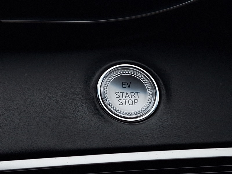 Used Genesis GV70 2023 for sale - 77847367: Photo 16