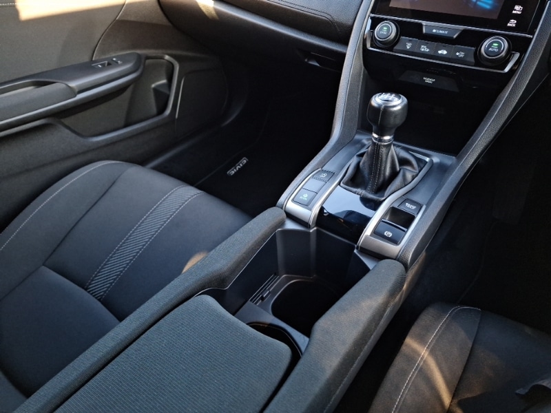 Used Honda Civic 2018 for sale - 76651504: Photo 15