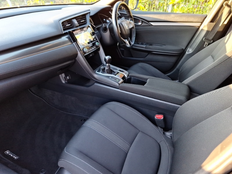 Used Honda Civic 2018 for sale - 76651504: Photo 5