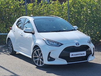 Used Toyota Yaris 2021 for sale - 77947685: Photo