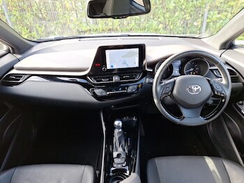 Used Toyota C-HR 2022 for sale - 76464851: Photo