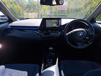 Used Toyota C-HR 2017 for sale - 78355679: Photo