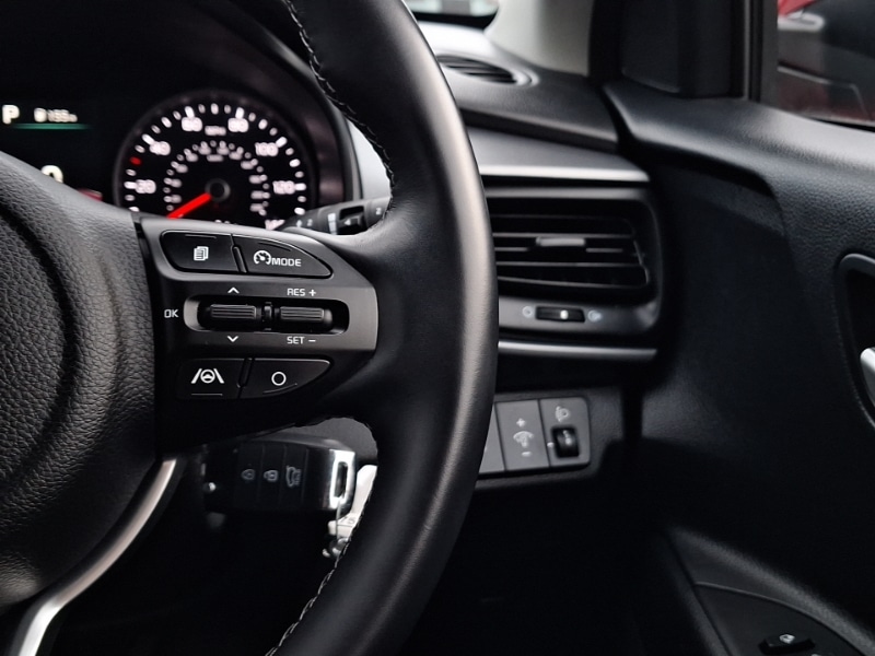 Used Kia Stonic 2023 for sale - 78202670: Photo 19