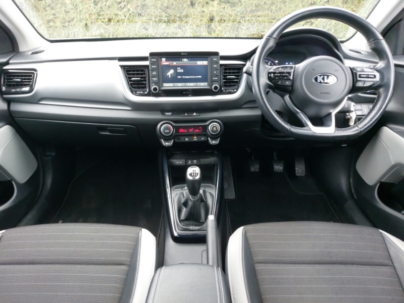 Used Kia Stonic 2019 for sale - 76271930: Photo 2