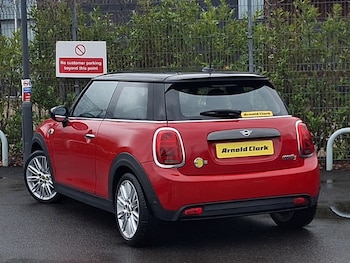 Used MINI Hatch 2021 for sale - 77760980: Photo