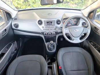 Used Hyundai i10 2017 for sale - 79501551: Photo