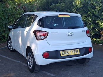 Used Hyundai i10 2017 for sale - 79501551: Photo