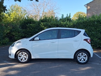 Used Hyundai i10 2017 for sale - 79501551: Photo