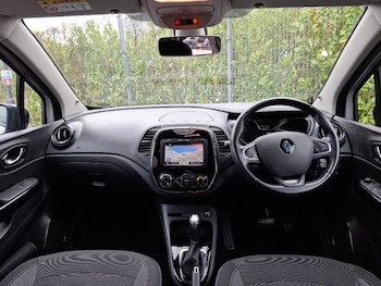 Used Renault Captur 2017 for sale - 76651463: Photo