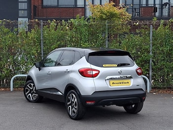 Used Renault Captur 2017 for sale - 76651463: Photo