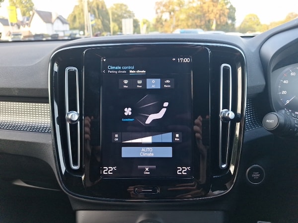 Used Volvo XC40 2021 for sale - 76208503: Photo 11