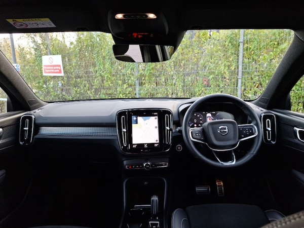Used Volvo XC40 2021 for sale - 76208503: Photo 2