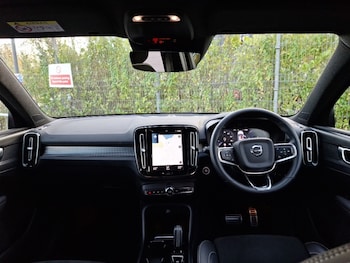 Used Volvo XC40 2021 for sale - 76208503: Photo 2