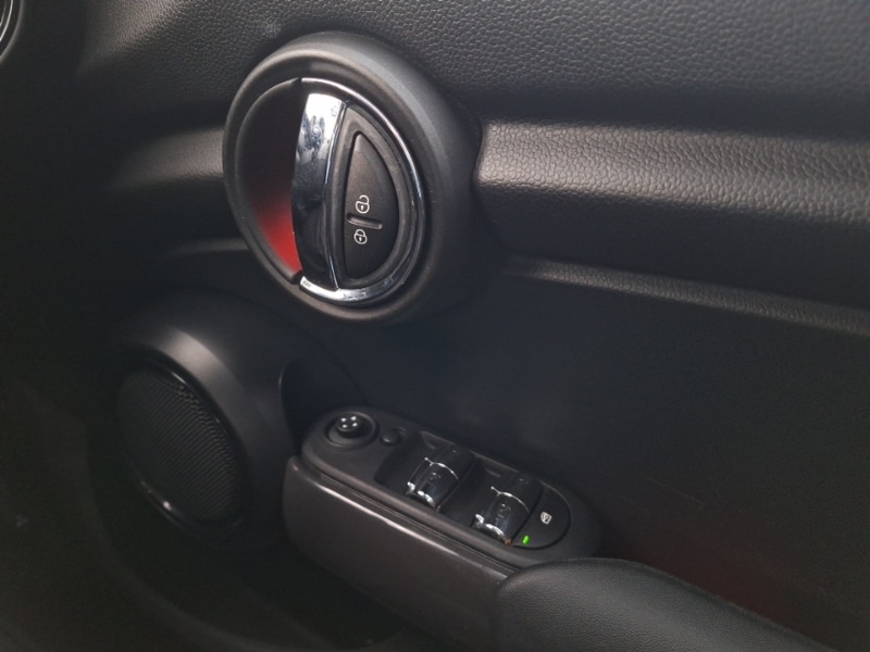 Used MINI Hatch 2019 for sale - 77379981: Photo 17