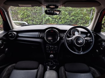 Used MINI Hatch 2019 for sale - 77379981: Photo