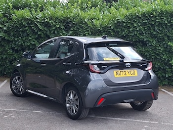 Used Toyota Yaris 2023 for sale - 79433542: Photo