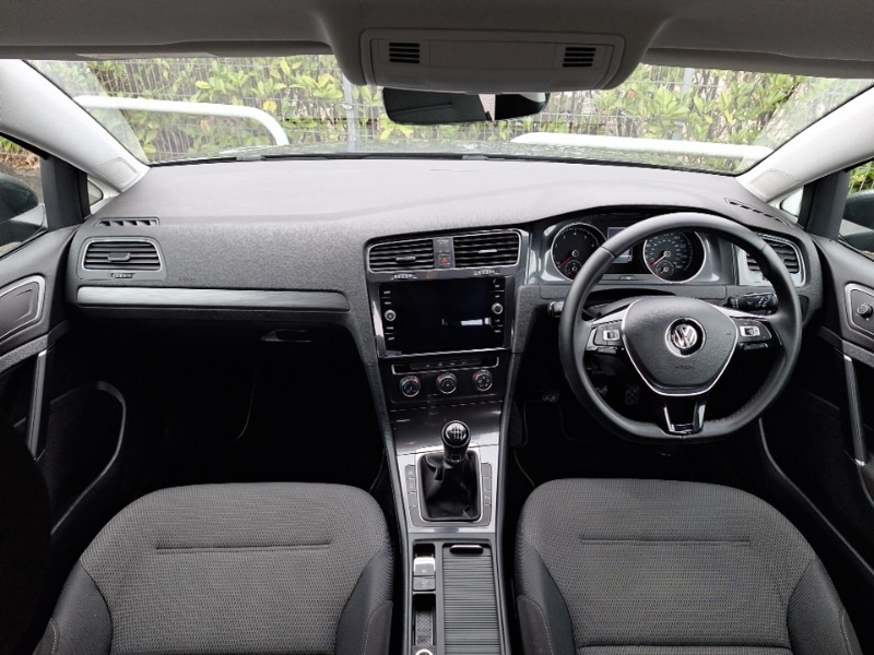 Used Volkswagen Golf 2017 for sale - 77644206: Photo 2