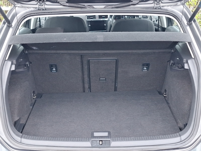 Used Volkswagen Golf 2017 for sale - 77644206: Photo 8