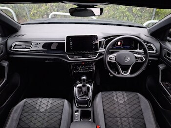 Used Volkswagen T-Roc 2022 for sale - 77448427: Photo