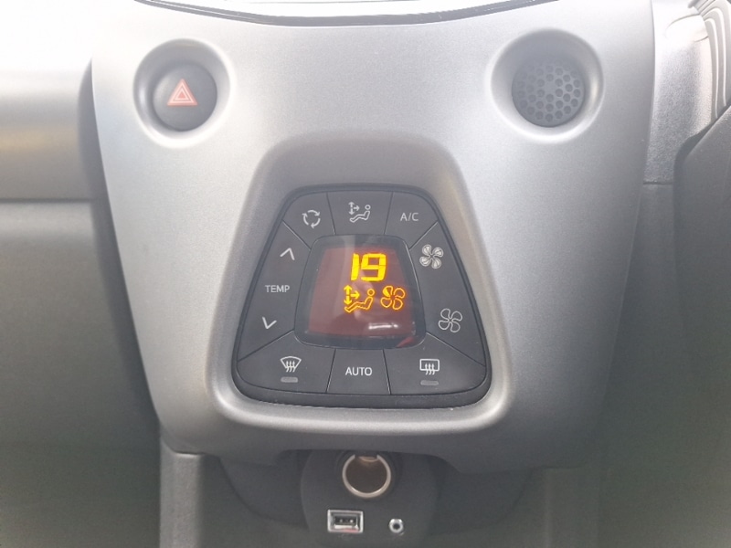 Used Toyota AYGO 2018 for sale - 76556657: Photo 14