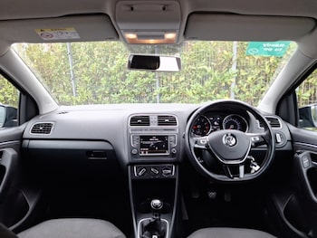 Used Volkswagen Polo 2015 for sale - 75645069: Photo