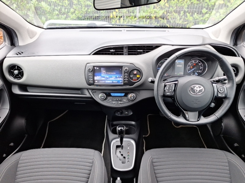 Used Toyota Yaris 2018 for sale - 76842741: Photo 2