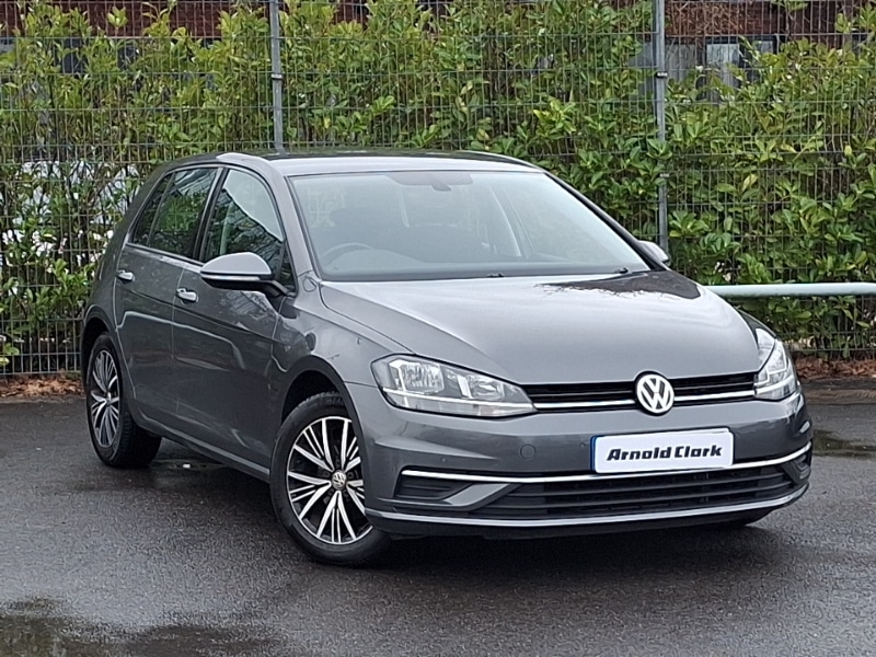 Used Volkswagen Golf 2017 for sale - 77740571: Photo 1