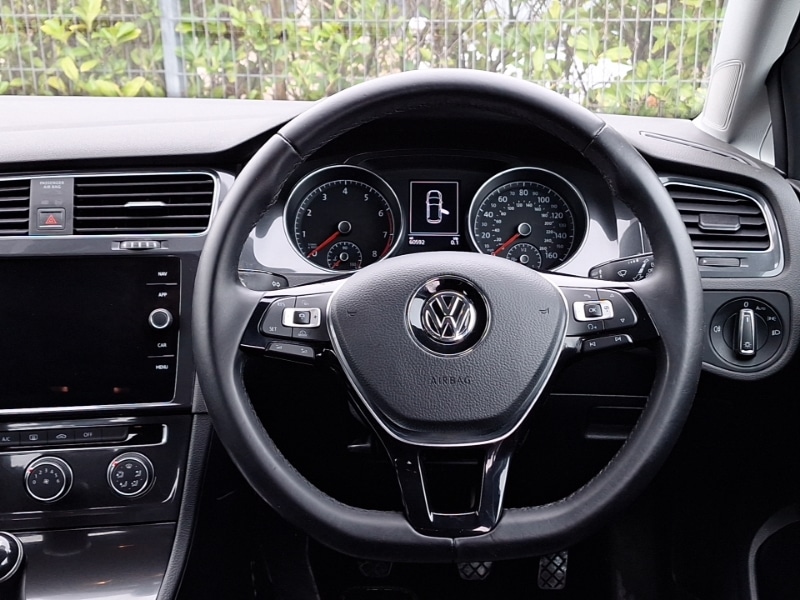 Used Volkswagen Golf 2017 for sale - 77740571: Photo 7