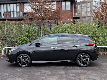 Used Nissan Leaf 2022 for sale - 77380000: Photo