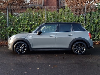 Used MINI Hatch 2018 for sale - 76943123: Photo