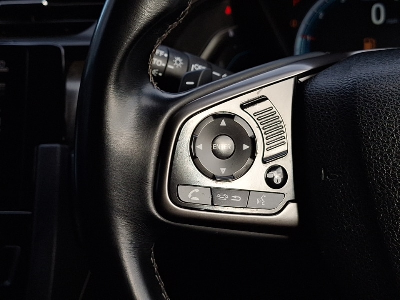 Used Honda Civic 2018 for sale - 76639270: Photo 18