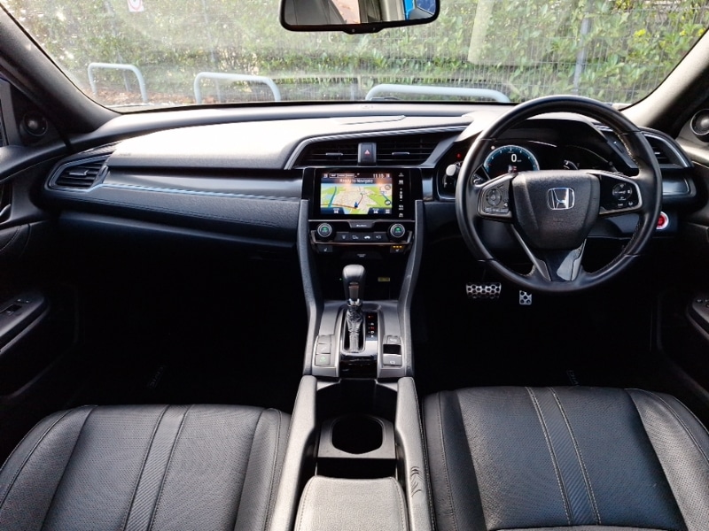 Used Honda Civic 2018 for sale - 76639270: Photo 2