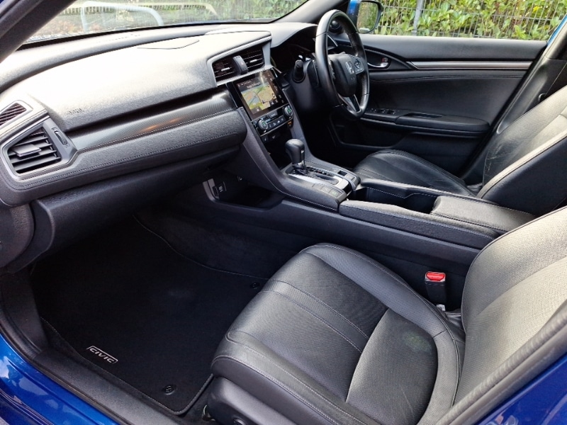 Used Honda Civic 2018 for sale - 76639270: Photo 5