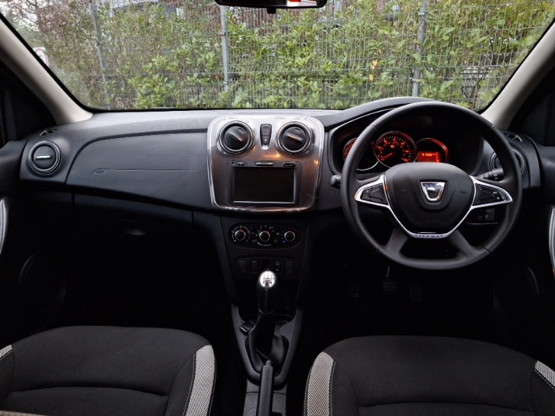 Used Dacia Sandero Stepway 2020 for sale - 77251691: Photo 2