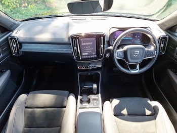 Used Volvo XC40 2023 for sale - 79420239: Photo