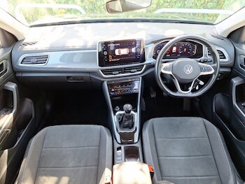 Used Volkswagen T-Roc 2023 for sale - 78441016: Photo