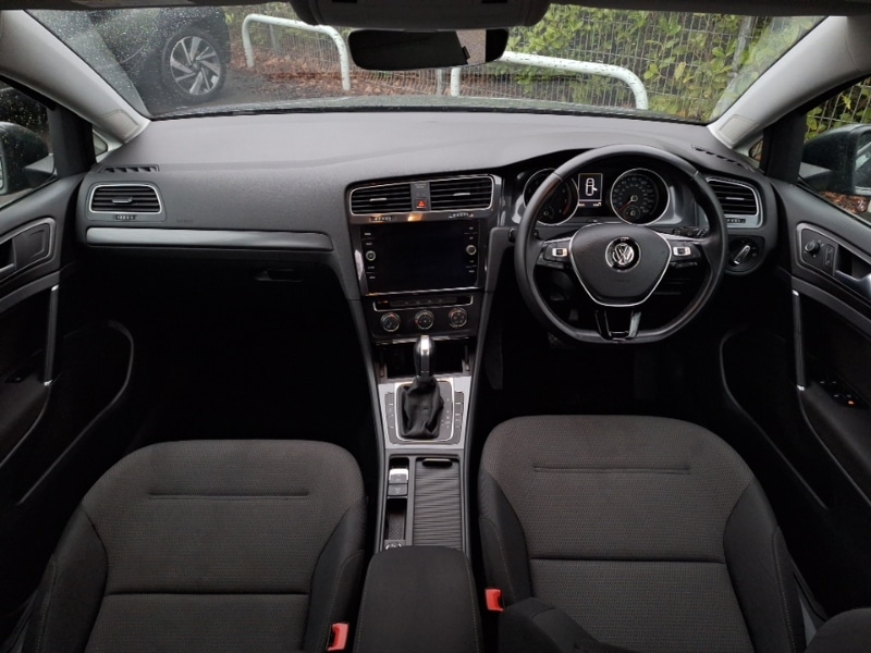 Used Volkswagen Golf 2017 for sale - 77251687: Photo 2