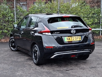 Used Nissan Leaf 2022 for sale - 77380005: Photo