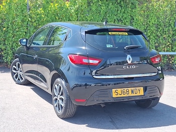 Used Renault Clio 2018 for sale - 78669932: Photo