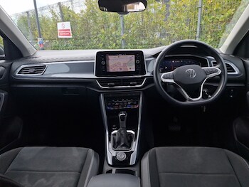 Used Volkswagen T-Roc 2023 for sale - 78535046: Photo