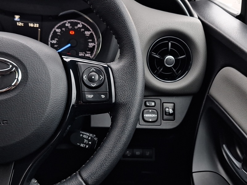 Used Toyota Yaris 2019 for sale - 77682339: Photo 19