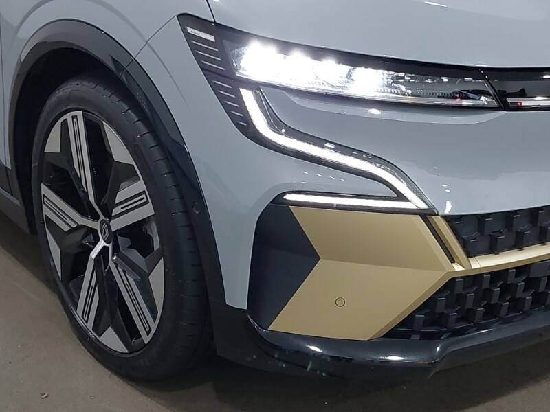 Used Renault Megane E Tech 2023 for sale - 77433020: Photo 9