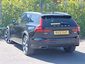 Used Volvo V60 2021 for sale - 78342340: Photo