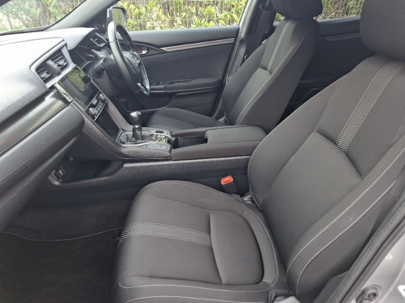 Used Honda Civic 2018 for sale - 77956860: Photo 5