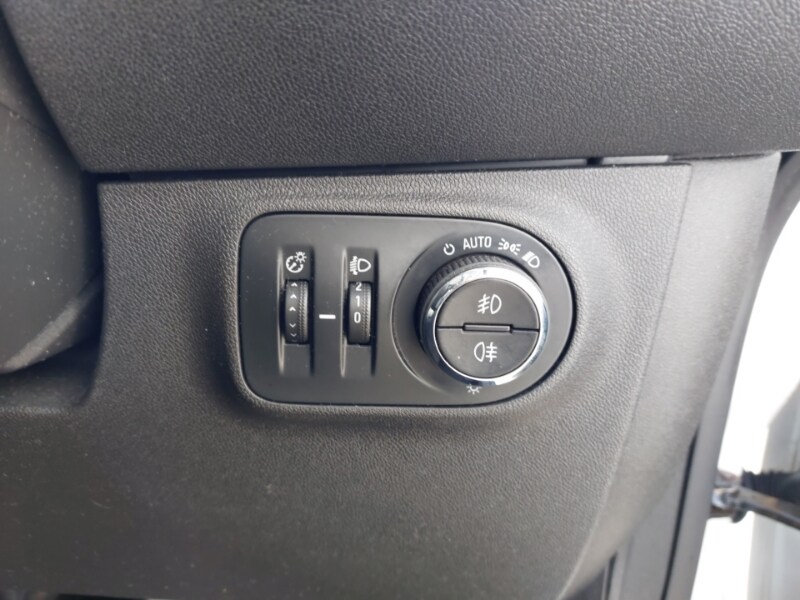 Used Vauxhall Corsa 2016 for sale - 77947674: Photo 18