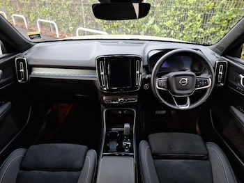 Used Volvo XC40 2024 for sale - 78425133: Photo