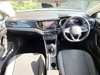 Used Volkswagen Polo 2024 for sale - 79425298: Photo