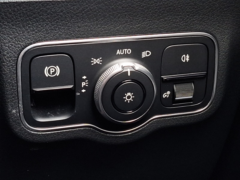 Used Mercedes-Benz EQA 2021 for sale - 77837960: Photo 17