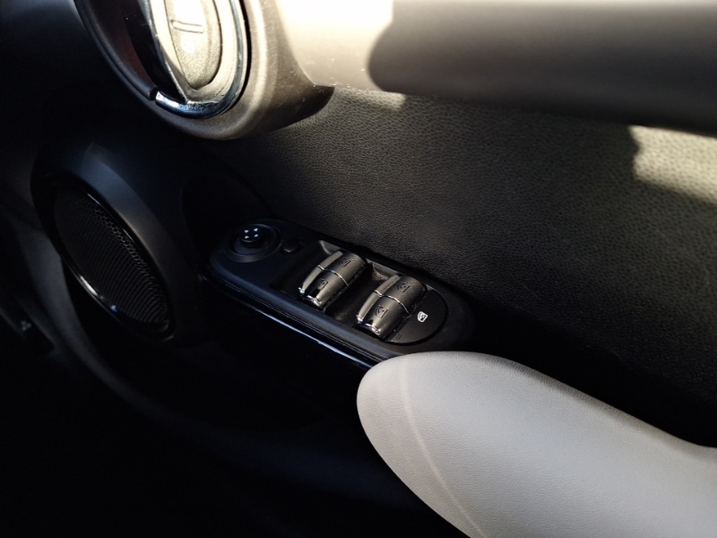 Used MINI Hatch 2018 for sale - 76937872: Photo 17